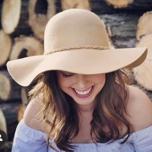 Meet your Posher, Sierra